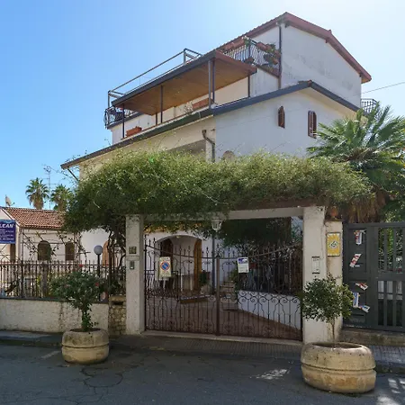 Cavallaro Apartamento Giardini Naxos